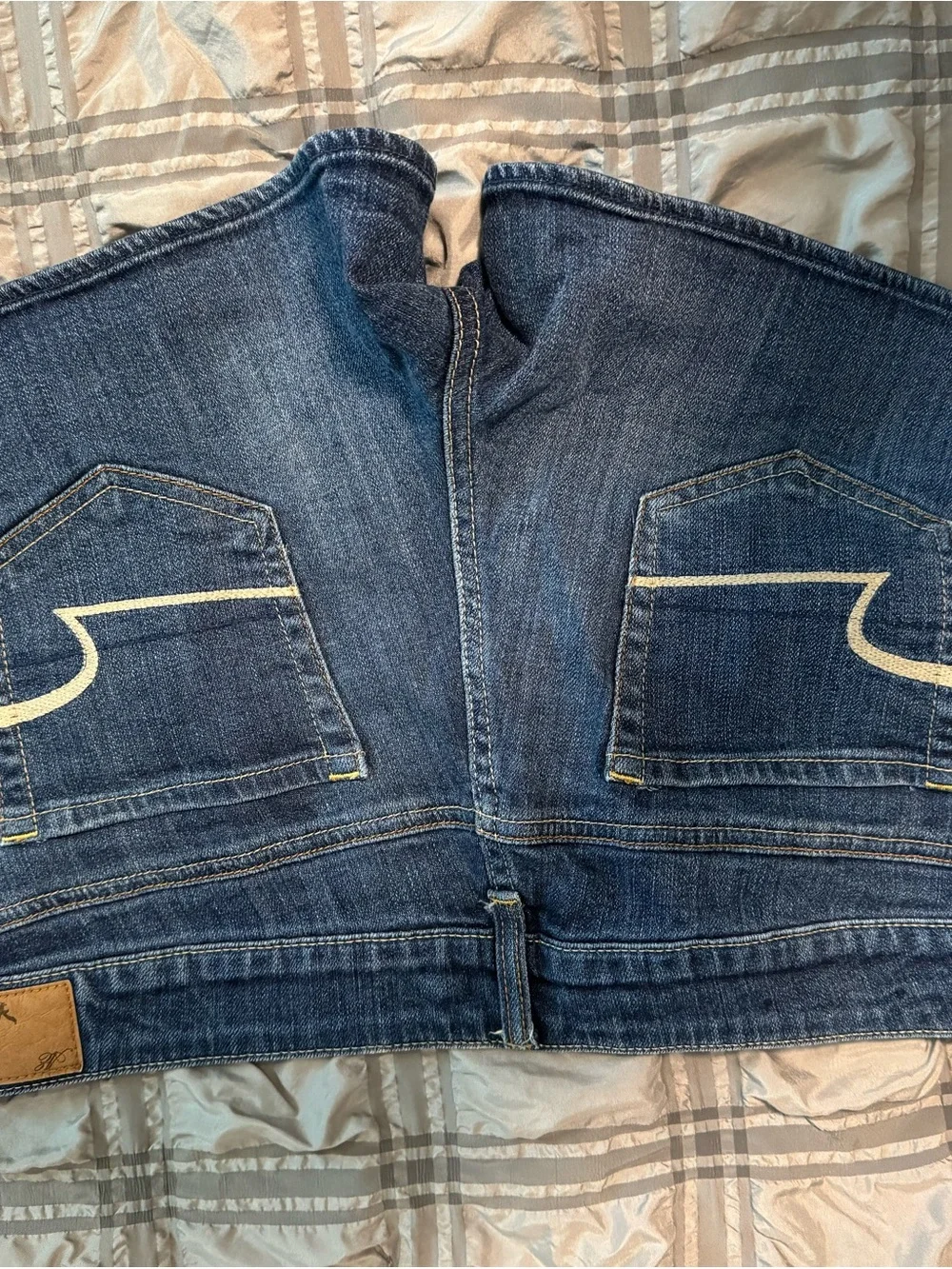 American Eagle Outfitters Women’s Dark Blue Denim Jean Shorts - Picture 2 of 4
